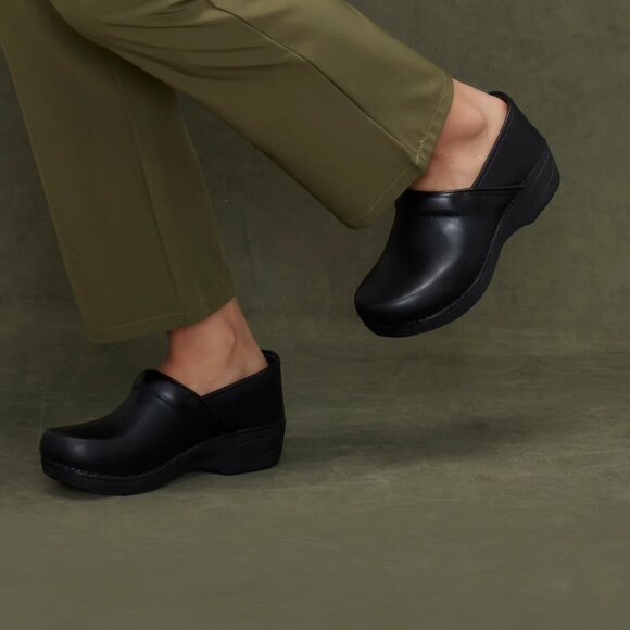 Dansko Shoes - Dansko XP 2.0 Black Waterproof Pull Up Leather Clogs Size 36 US Size 5.5-6